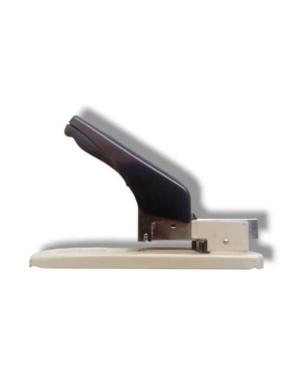 Ergonomic design of Opal Heavy Duty Stapler 12N13