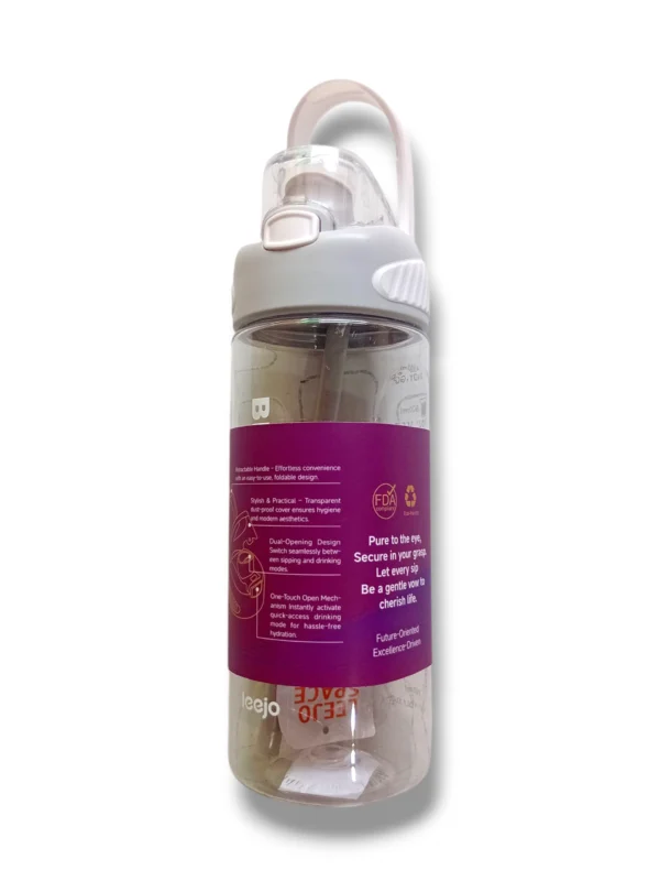 Leejo Water Bottle 2501 on a wooden table