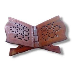 Large Quran Raheel open for recitation